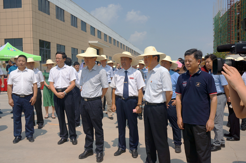 荊門市委書記、市長(zhǎng)、京山縣委書記等觀摩達(dá)權(quán)京山聯(lián)縱裝配式建筑構(gòu)件生產(chǎn)基地